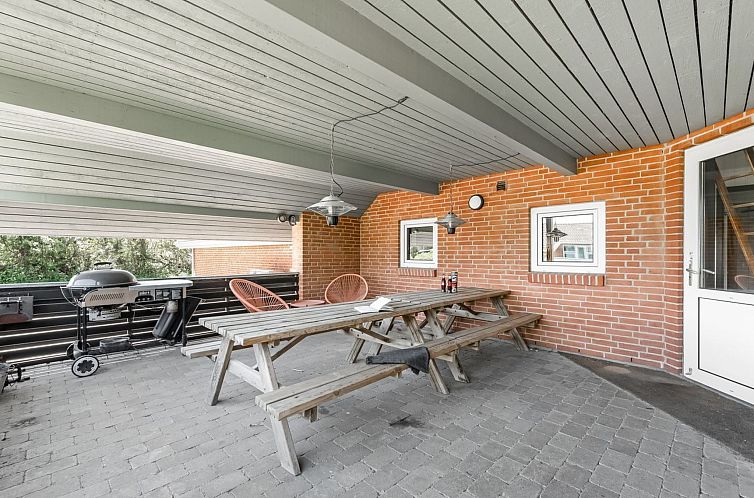 Vakantiehuis "Aage" - 1.7km from the sea