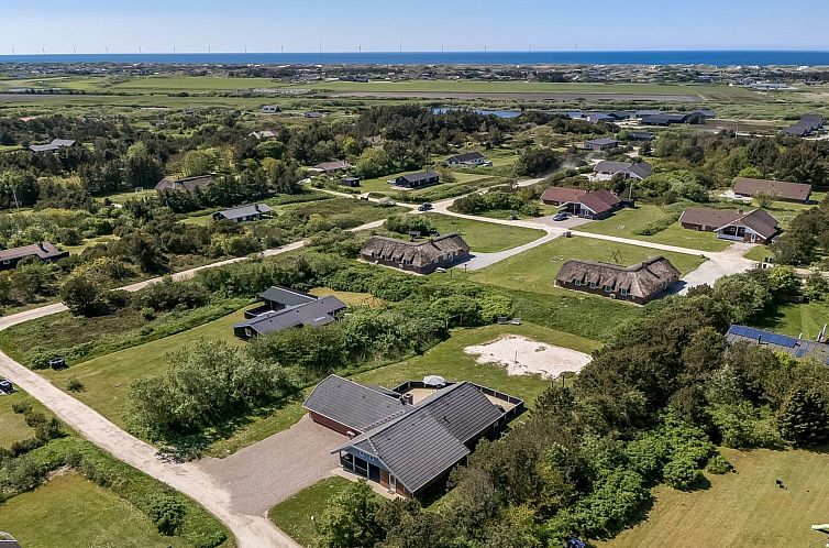 Vakantiehuis "Aage" - 1.7km from the sea