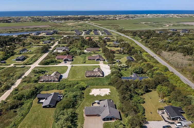 Vakantiehuis "Aage" - 1.7km from the sea