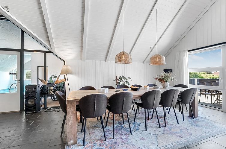 Vakantiehuis "Aage" - 1.7km from the sea