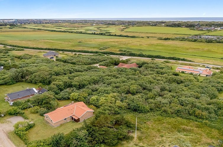 Vakantiehuis "Dorithea" - 1.3km from the sea