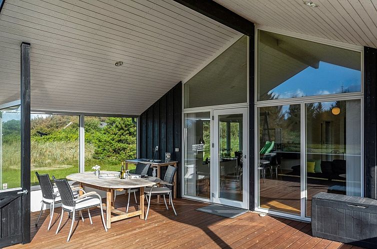 Vakantiehuis "Dorithea" - 1.3km from the sea
