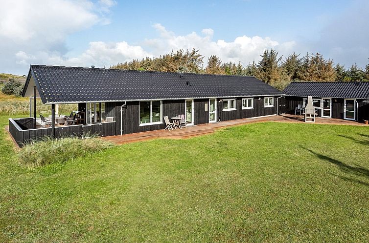 Vakantiehuis "Dorithea" - 1.3km from the sea