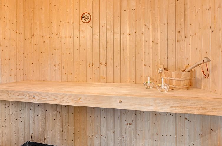 Vakantiehuis "Dorithea" - 1.3km from the sea