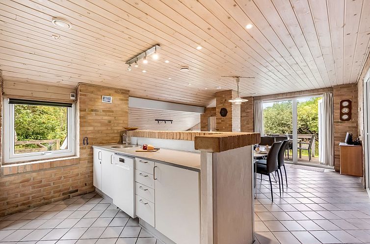 Vakantiehuis "Dorithea" - 1.3km from the sea