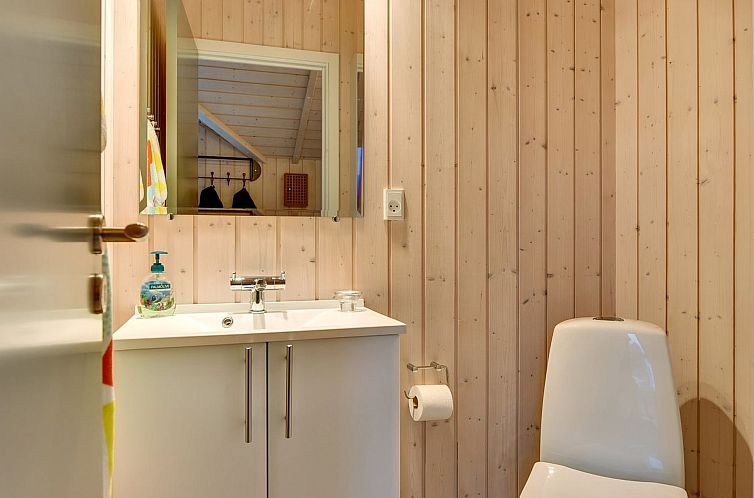 Vakantiehuis "Christan" - 1.2km from the sea