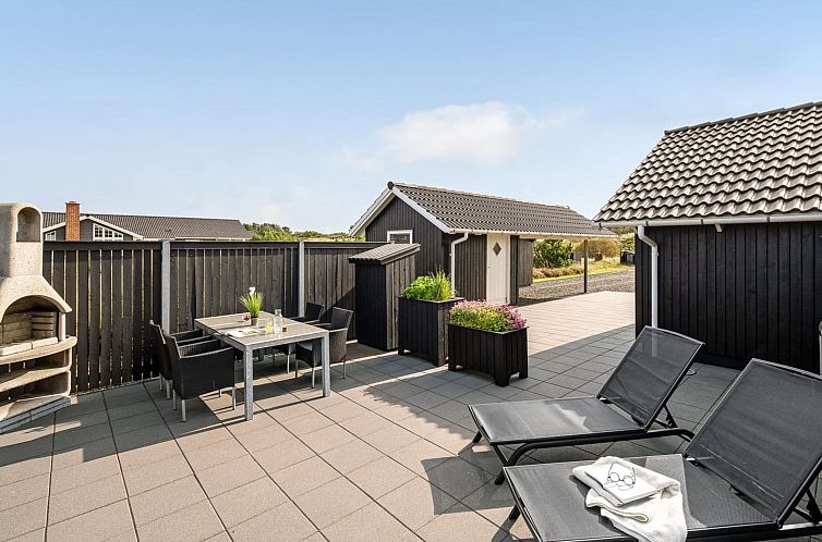 Vakantiehuis "Christan" - 1.2km from the sea