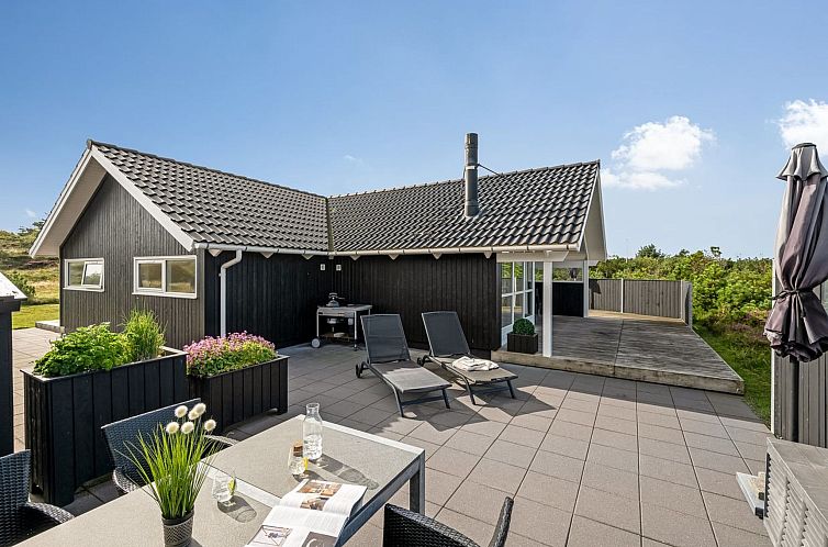 Vakantiehuis "Christan" - 1.2km from the sea