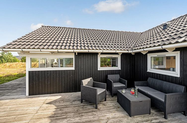 Vakantiehuis "Christan" - 1.2km from the sea