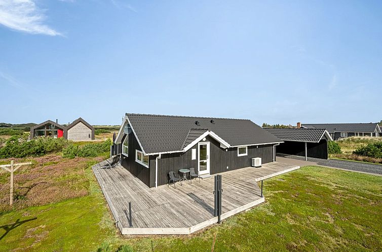 Vakantiehuis "Christan" - 1.2km from the sea