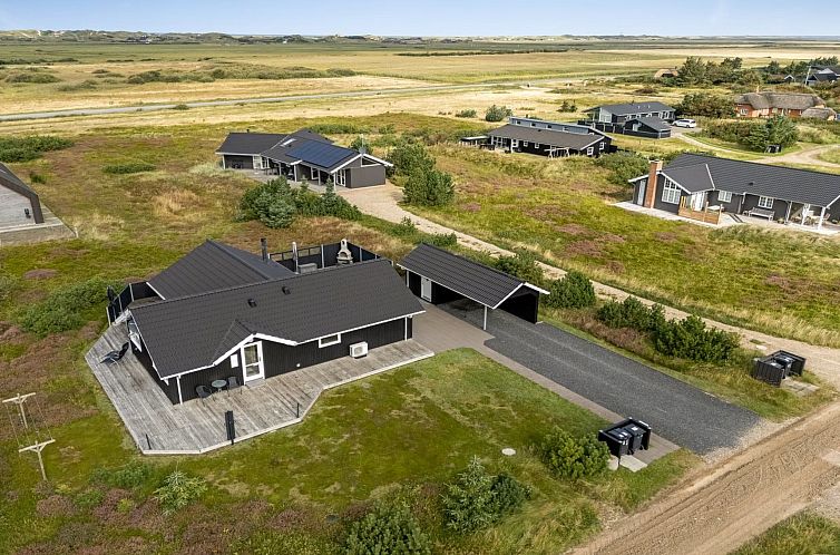 Vakantiehuis "Christan" - 1.2km from the sea