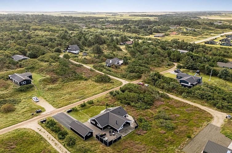 Vakantiehuis "Christan" - 1.2km from the sea