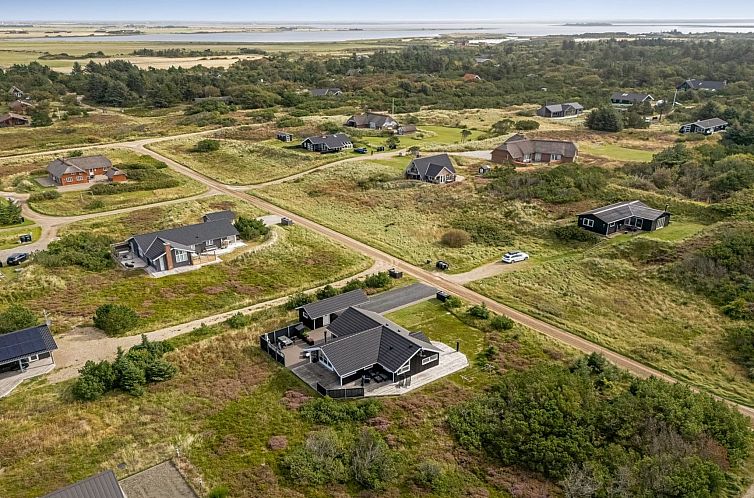 Vakantiehuis "Christan" - 1.2km from the sea