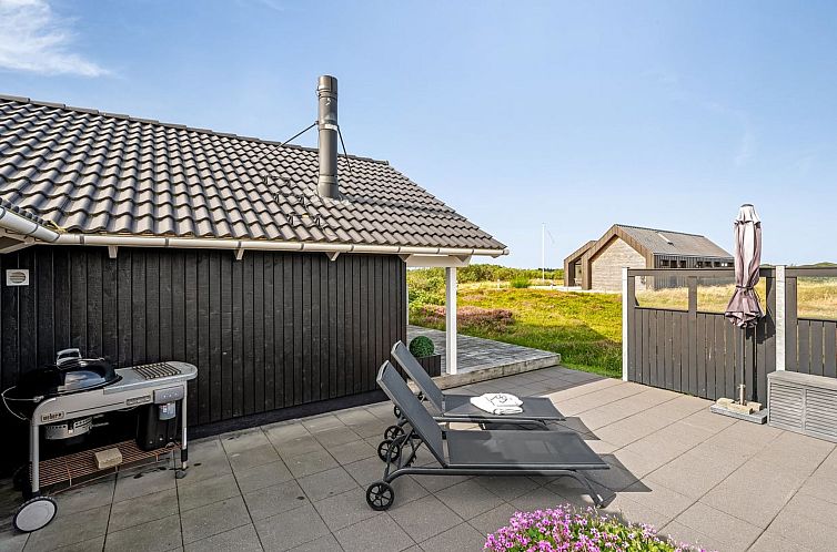 Vakantiehuis "Christan" - 1.2km from the sea