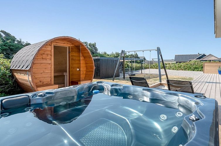 Vakantiehuis "Hillevi" - 200m from the sea