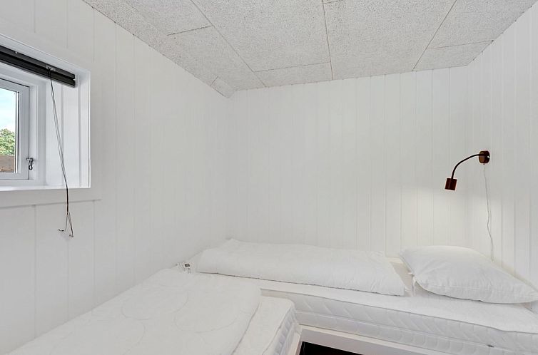 Vakantiehuis "Fredger" - 1.8km from the sea