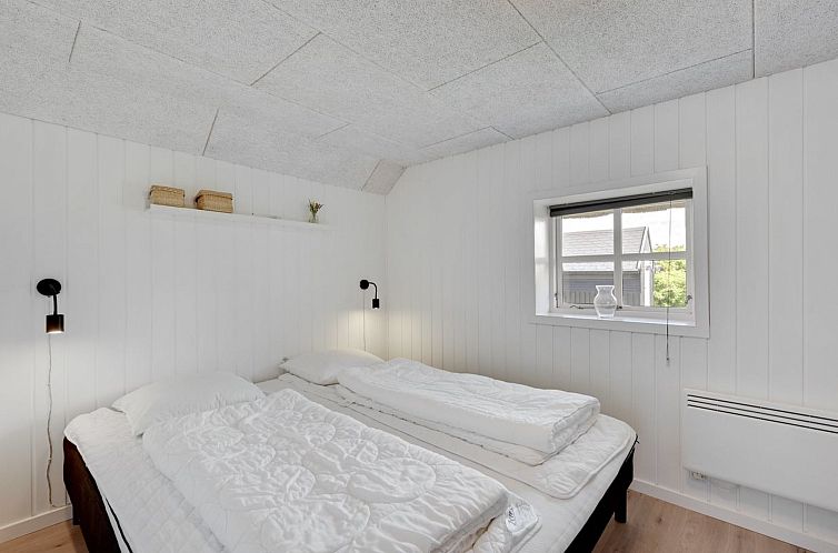 Vakantiehuis "Fredger" - 1.8km from the sea