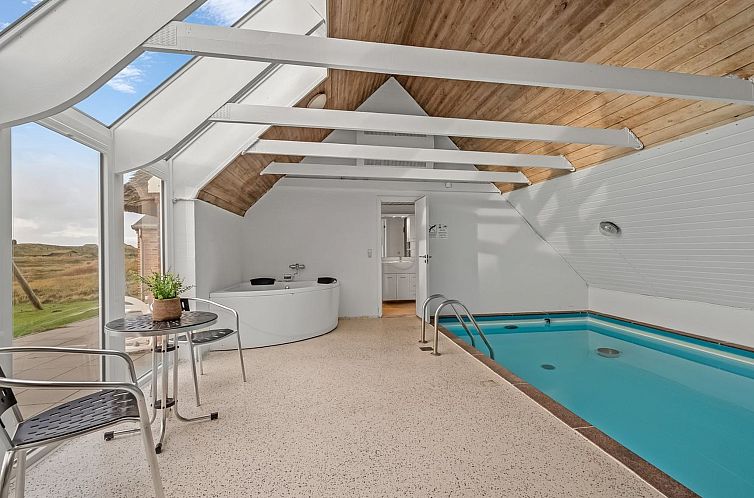 Vakantiehuis "Pasi" - 1.2km from the sea