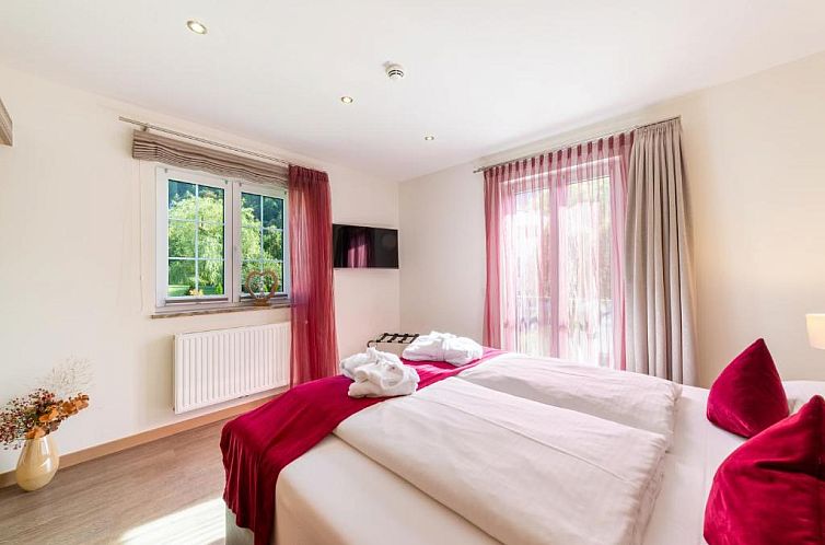 Villa Ludwig Suite Hotel / Chalet