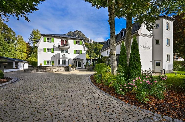 Villa Ludwig Suite Hotel / Chalet