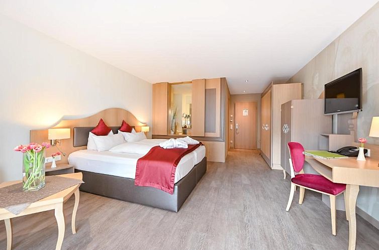 Villa Ludwig Suite Hotel / Chalet