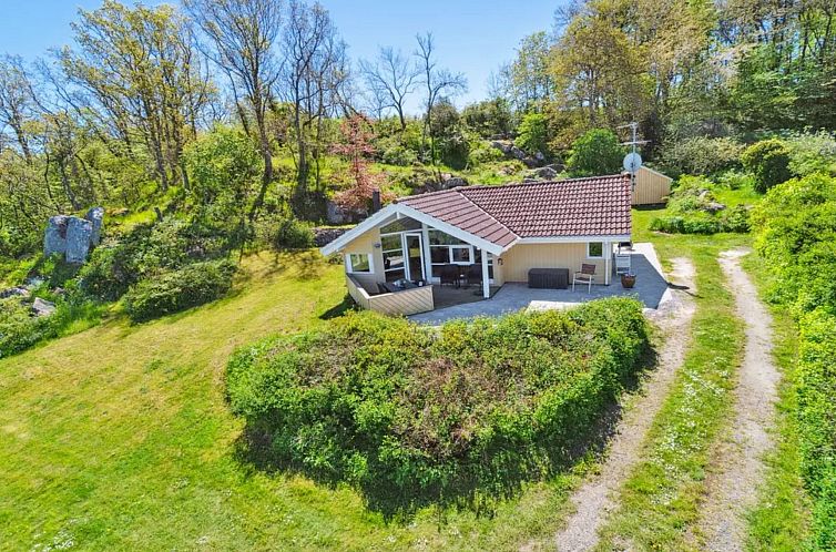 Vakantiehuis "Henric" - 75m from the sea