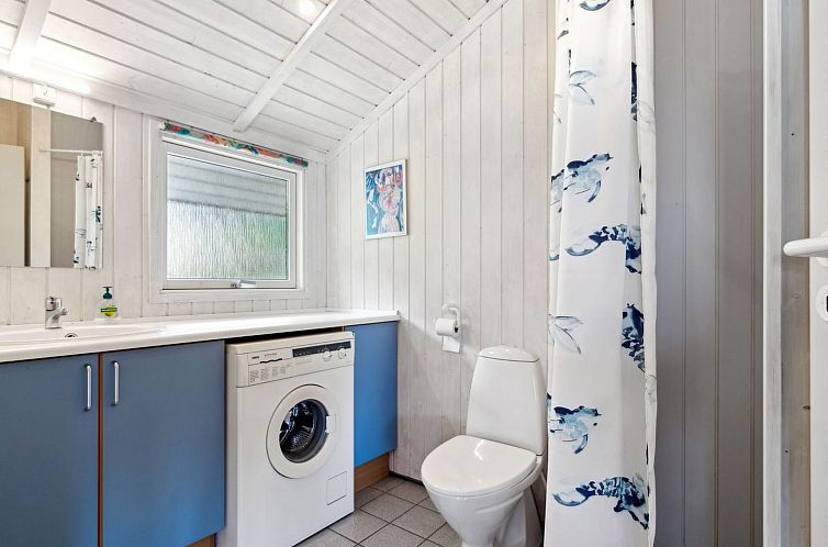 Vakantiehuis "Henric" - 75m from the sea