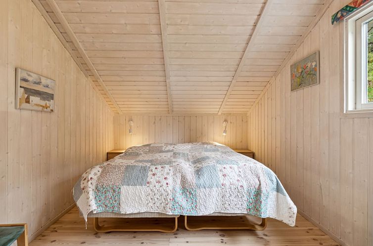 Vakantiehuis "Henric" - 75m from the sea