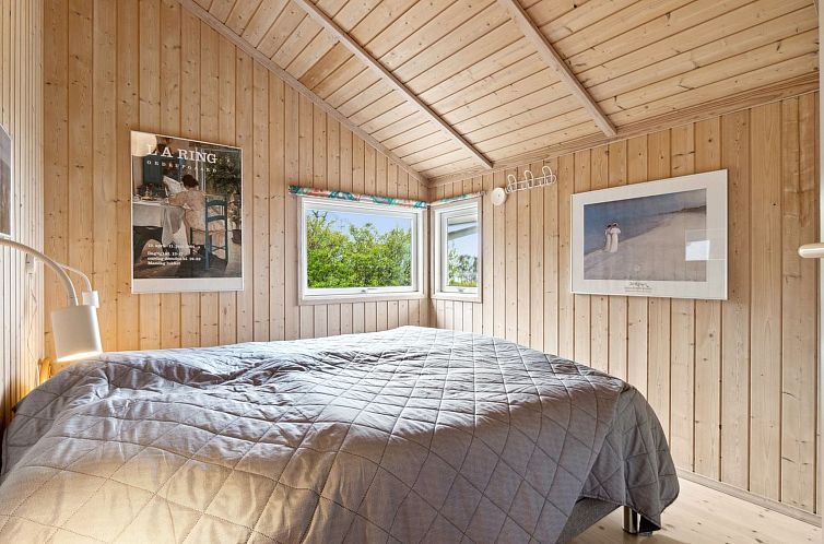 Vakantiehuis "Henric" - 75m from the sea