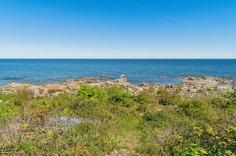 Vakantiehuis "Henric" - 75m from the sea