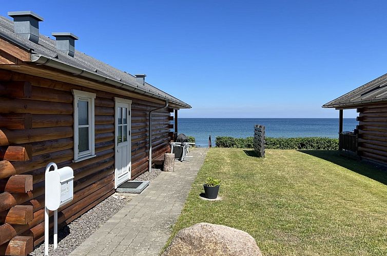 Vakantiehuis "Stille" - 10m from the sea