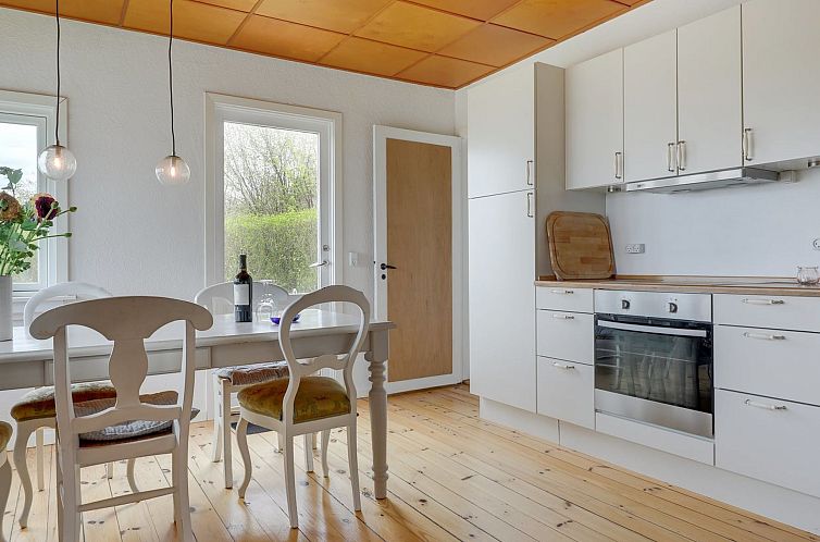 Vakantiehuis "Ensio" - 150m from the sea