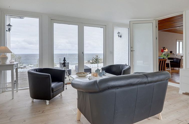 Vakantiehuis "Ensio" - 150m from the sea