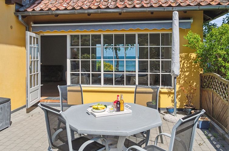 Vakantiehuis "Vanta" - 50m from the sea