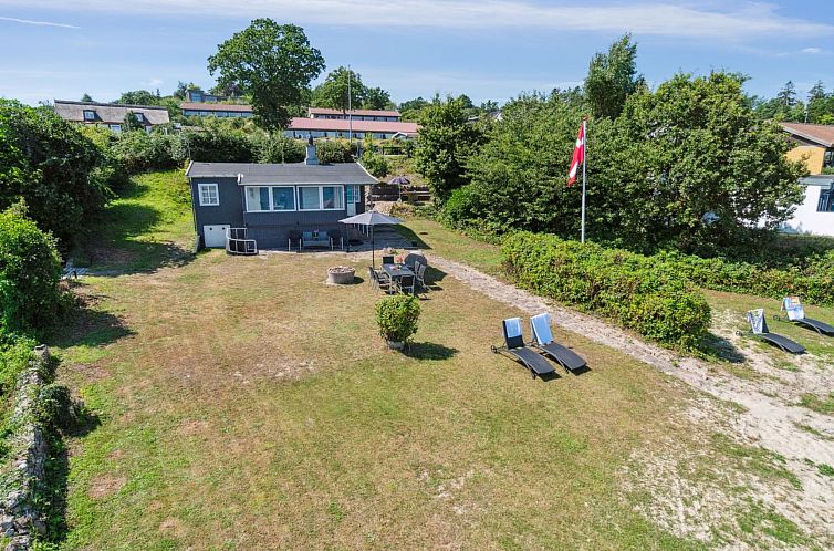 Vakantiehuis "Silke" - 10m from the sea