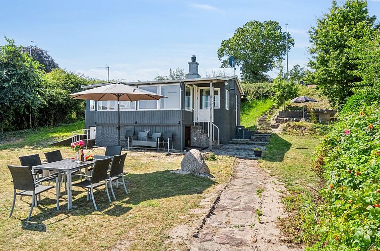 Vakantiehuis "Silke" - 10m from the sea