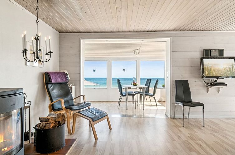 Vakantiehuis "Silke" - 10m from the sea