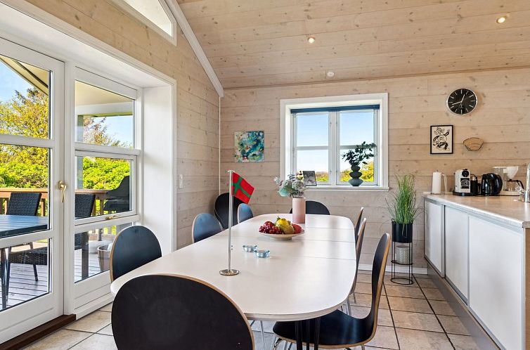 Vakantiehuis "Hjalmar" - 400m from the sea