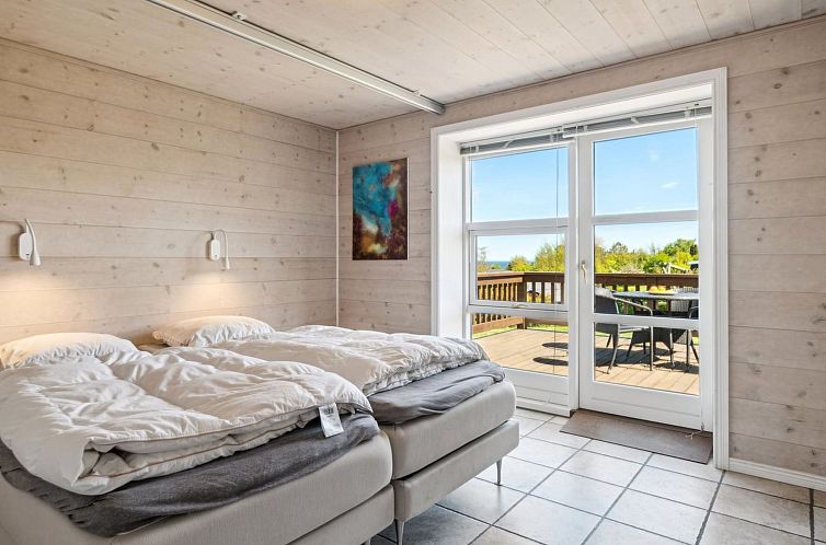 Vakantiehuis "Hjalmar" - 400m from the sea