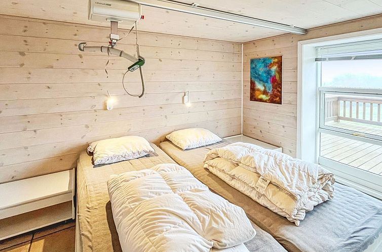 Vakantiehuis "Hjalmar" - 400m from the sea