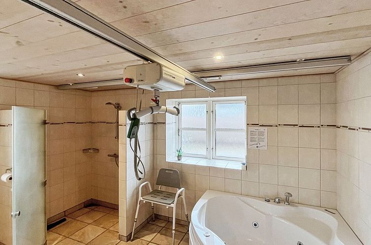 Vakantiehuis "Hjalmar" - 400m from the sea