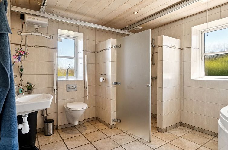 Vakantiehuis "Hjalmar" - 400m from the sea