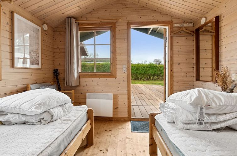 Vakantiehuis "Marlies" - 300m from the sea