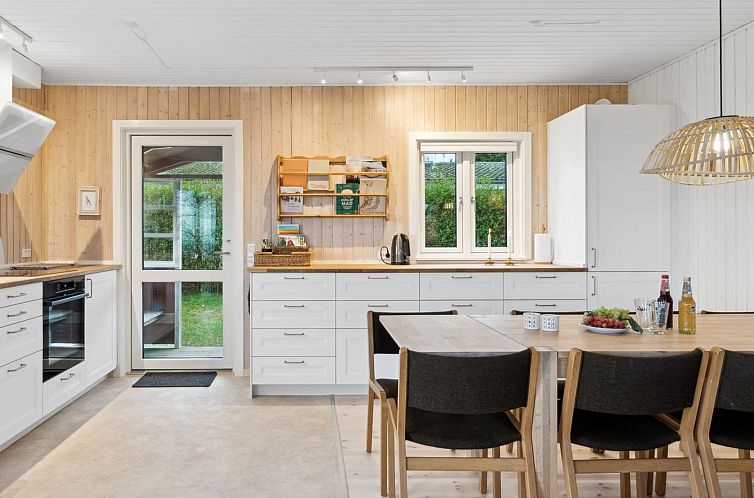 Vakantiehuis "Marlies" - 300m from the sea