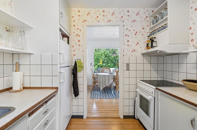 Vakantiehuis "Yasha" - 200m from the sea