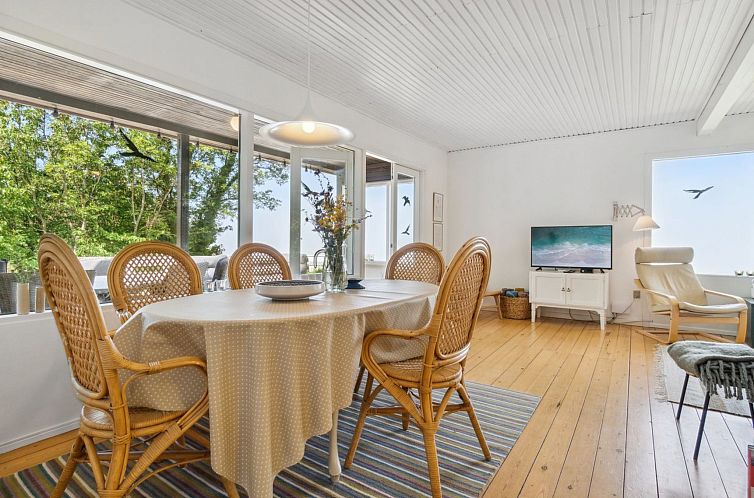 Vakantiehuis "Yasha" - 200m from the sea