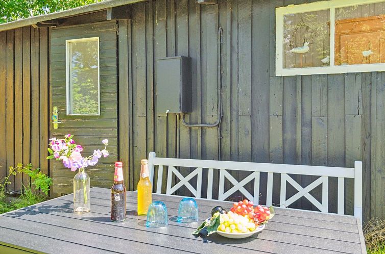 Vakantiehuis "Krister" - 900m from the sea