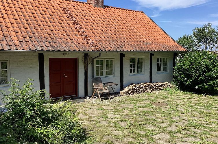 Vakantiehuis "Asgot" - 15m from the sea