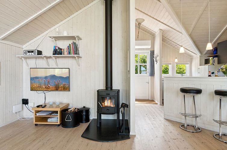 Vakantiehuis "Dagmar" - 300m from the sea