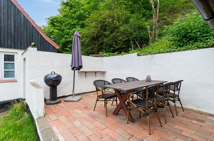 Vakantiehuis "Scarlet" - 5m from the sea